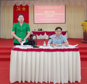 XÃ LỘC TẤN TỔ CHỨC HỘI NGHỊ  KIỂM ĐIỂM TẬP THỂ LÃNH ĐẠO UBND NĂM 2025