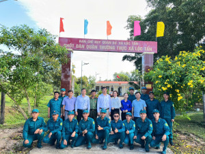 LÃNH ĐẠO XÃ LỘC TẤN THĂM, TẶNG QUÀ CÁC ĐƠN VỊ LỰC LƯỢNG VŨ TRANG NHÂN DỊP  KỶ NIỆM 81 NĂM NGÀY THÀNH LẬP QĐNDVN 22/12/1944-22/12/2025