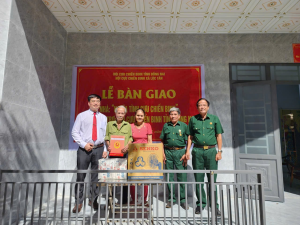 Xã Lộc Tấn bàn giao nhà “Nghĩa tình Cựu chiến Binh” cho hội viên Cựu chiến binh ấp 6B xã Lộc Tấn