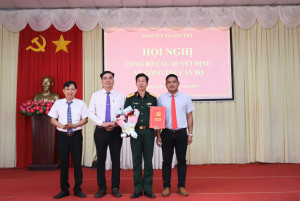 Lộc Tấn: Công bố quyết định về công tác cán bộ đối với chỉ huy trưởng Ban chỉ huy quân sự xã.