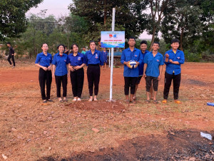 Tuổi trẻ các chi đoàn xã Lộc Tấn sôi nổi thực hiện công trình, phần việc thanh niên chào mừng thành công Đại hội Đảng toàn quốc lần thứ XIV