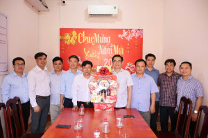 Sở Nông nghiệp và Môi trường tỉnh Đồng Nai thăm, chúc Tết Đảng ủy - UBND xã Lộc Tấn và trao quà cho các hộ dân có hoàn cảnh đặc biệt khó khăn