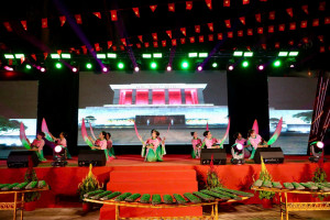 Chùm ảnh: Rộn ràng đêm hội Chương trình “Mừng Đảng quang vinh - Mừng Xuân Bính Ngọ 2026”