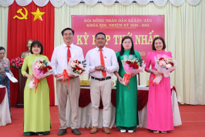 Hội đồng nhân dân xã Lộc Tấn tổ chức Kỳ họp thứ nhất khóa...