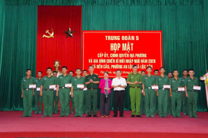 Lộc Tấn: Thăm, động viên chiến sĩ mới tại Trung đoàn 5, Sư...