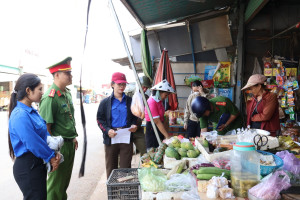 Lộc Tấn tăng cường tuyên truyền, vận động Nhân dân chấp hành quy định về trật tự đô thị