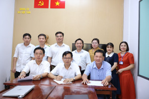 Đồng chí Bí thư Đảng ủy xã Lộc Tấn phát động đợt thi đua cao...