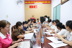 Bí thư Đảng ủy xã Hoàng Mạnh Thường làm việc với Trung tâm Dịch vụ tổng hợp xã Lộc Tấn