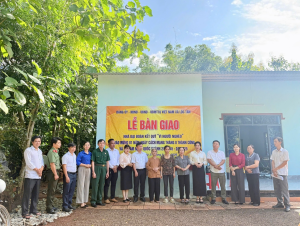Lộc Tấn bàn giao nhà Đại đoàn kết cho hộ khó khăn về nhà ở