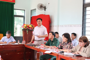 Bí thư Đảng ủy xã Lộc Tấn dự sinh hoạt Chi bộ ấp Lộc Thắng, tăng cường sự sâu sát cơ sở