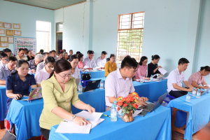 Bí thư Đảng ủy xã Lộc Tấn tăng cường dự sinh hoạt, nắm bắt...
