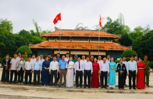 XÃ LỘC THÀNH DÂNG HƯƠNG TƯỞNG NIỆM CÁC ANH HÙNG LIỆT SĨ TRƯỚC THỀM ĐẠI HỘI