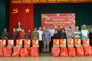 NHÂN DỊP TẾT BÍNH NGỌ NĂM 2026, HỘI LIÊN HIỆP PHỤ NỮ XÃ BÀU BÀNG THĂM, CHÚC TẾT VÀ TRAO TẶNG  QUÀ CHO PHỤ NỮ, TRẺ EM CÓ HOÀN CẢNH KHÓ KHĂN TẠI XÃ LỘC THÀNH