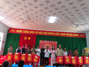 UBND XÃ LỘC THÀNH ĐÓN TIẾP ĐOÀN SỞ DÂN TỘC VÀ TÔN GIÁO VÀ CÁC CƠ SỞ TÔN GIÁO ĐẾN THĂM, CHÚC TẾT VÀ TRAO QUÀ CHO NHÂN DÂN