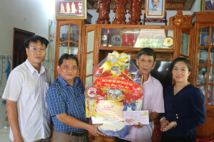 THƯỜNG TRỰC ĐẢNG ỦY XÃ LỘC THÀNH THĂM, TẶNG QUÀ NGUYÊN LÃNH ĐẠO QUA CÁC THỜI KỲ NHÂN DỊP  TẾT NGUYÊN ĐÁN BÍNH NGỌ NĂM 2026