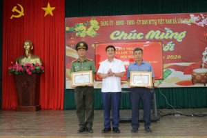 Khen thưởng đột xuất lực lượng Công an xã và tập thể ấp Cần Lê vì thành tích tìm kiếm thành công trẻ em bị mất tích