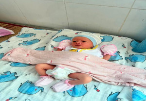 Phát hiện trẻ sơ sinh bị bỏ rơi trước cổng chùa Thiên Viện Trúc Lâm