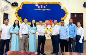 Xã Lộc Thành tăng cường hoạt động đối ngoại, thăm và tặng quà các đơn vị giáp biên nhân dịp Tết Chôl Chnăm Thmây năm 2026