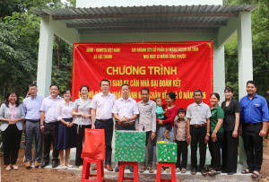 XÃ LỘC THÀNH: BÀN GIAO 07 CĂN NHÀ ĐẠI ĐOÀN KẾT CHO HỘ KHÓ KHĂN CHÀO MỪNG ĐẠI HỘI ĐẠI BIỂU TOÀN QUỐC MẶT TRẬN TỔ QUỐC VIỆT NAM LẦN THỨ XI