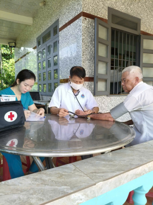 LỘC THÀNH CHĂM LO SỨC KHỎE NGƯỜI CÓ CÔNG VỚI CÁCH MẠNG VÀ GIA ĐÌNH CHÍNH SÁCH