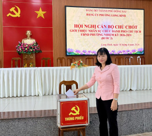 Phường Long Bình thực hiện quy trình giới thiệu nhân sự Phó Chủ tịch UBND phường
