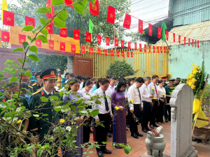 Phường Long Bình trang trọng tổ chức Lễ viếng Di tích lăng mộ cụ Đoàn Văn Cự và 16 nghĩa binh