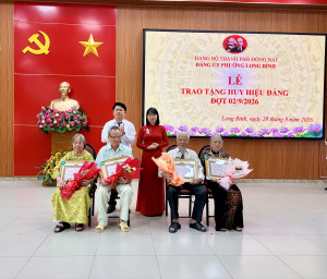 PHƯỜNG LONG BÌNH KỶ NIỆM 81 NĂM CÁCH MẠNG THÁNG TÁM THÀNH...