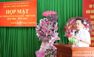 CHỦ TỊCH UBND XÃ LONG HÀ DỰ HỌP MẶT KỶ NIỆM 43 NĂM NGÀY NHÀ GIÁO VIỆT NAM TẠI TRƯỜNG THPT NGÔ QUYỀN A