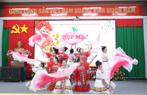 LONG HÀ: ĐẦM ẤM CHƯƠNG TRÌNH HỌP MẶT KỶ NIỆM 43 NĂM NGÀY NHÀ GIÁO VIỆT NAM