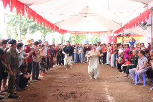 SÔI NỔI NGÀY HỘI ĐẠI ĐOÀN KẾT KHU DÂN CƯ THÔN 7, XÃ LONG HÀ