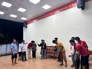 XÃ LONG HÀ KHAI GIẢNG LỚP TẬP HUẤN, TRUYỀN DẠY VĂN HOÁ CỒNG CHIÊNG CỦA ĐỒNG BÀO DÂN TỘC THIỂU SỐ.