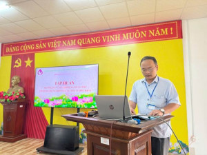 XÃ LONG HÀ TỔ CHỨC TẬP HUẤN NÂNG CAO NĂNG LỰC NGHIỆP VỤ CHO TỔ TIẾT KIỆM VÀ VAY VỐN