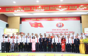 XÂY DỰNG XÃ LONG HÀ TRỞ THÀNH CHÍNH QUYỀN CHUYÊN NGHIỆP, HIỆN ĐẠI, PHỤC VỤ NHÂN DÂN NGÀY CÀNG TỐT HƠN