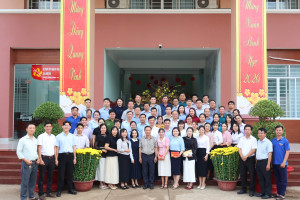 LÃNH ĐẠO XÃ LONG HÀ CHÚC XUÂN CÁN BỘ, CÔNG CHỨC, VIÊN CHỨC, NGƯỜI LAO ĐỘNG NHÂN DỊP TẾT NGUYÊN ĐÁN BÍNH NGỌ 2026