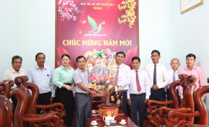 CÁC CƠ SỞ TÔN GIÁO CHÚC XUÂN LÃNH ĐẠO, CÁN BỘ, CÔNG CHỨC, VIÊN CHỨC, NGƯỜI LAO ĐỘNG XÃ LONG HÀ.