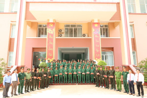 RỘN RÀNG NGÀY HỘI TÒNG QUÂN - THANH NIÊN LONG HÀ HĂNG HÁI LÊN ĐƯỜNG NHẬP NGŨ