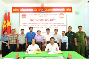 UBND VÀ UB MTTQ VN XÃ LONG HÀ PHỐI HỢP HỖ TRỢ NGƯỜI DÂN, DOANH NGHIỆP GIẢI QUYẾT TTHC TRÊN CỔNG DỊCH VỤ CÔNG QUỐC GIA