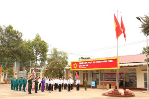 CÁN BỘ, CÔNG CHỨC, VIÊN CHỨC, NGƯỜI LAO ĐỘNG XÃ LONG HÀ, THÀNH PHỐ ĐỒNG NAI TỰ HÀO DƯỚI CỜ ĐẢNG, CỜ NƯỚC NGÀY ĐẦU THÁNG 5