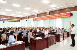 HỘI NGHỊ BAN CHẤP HÀNH ĐẢNG BỘ XÃ LONG HÀ THÔNG QUA DỰ KIẾN PHƯƠNG ÁN SẮP XẾP, TỔ CHỨC LẠI CÁC THÔN.