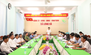 XÃ LONG HÀ: LẤY Ý KIẾN NGUYÊN LÃNH ĐẠO XÃ VÀ ĐẢNG VIÊN CAO TUỔI VỀ DỰ KIẾN ĐỀ ÁN SẮP XẾP THÔN.