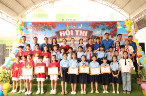 LONG HÀ: SÔI NỔI HỘI THI TIẾNG HÁT HOA PHƯỢNG ĐỎ NĂM 2026.
