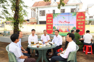 XÃ LONG HÀ DUY TRÌ CHƯƠNG TRÌNH “TRÀ SÁNG VỚI NHÂN DÂN, DOANH NGHIỆP”.