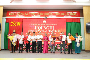 UB MTTQ VN XÃ LONG HÀ KIỆN TOÀN NHÂN SỰ Ở THÔN SAU SẮP XẾP TẠI HỘI NGHỊ SƠ KẾT 6 THÁNG ĐẦU NĂM.