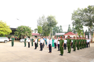 XÃ LONG HÀ TỔ CHỨC LỄ CHÀO CỜ ĐẦU THÁNG 8