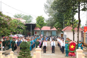 LONG HÀ: DÂNG HƯƠNG TƯỞNG NIỆM CÁC ANH HÙNG, LIỆT SĨ NHÂN KỶ NIỆM 79 NĂM NGÀY THƯƠNG BINH - LIỆT SĨ.