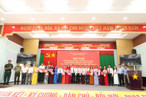 XÃ LONG HÀ CÔNG BỐ CÁC QUYẾT ĐỊNH SẮP XẾP CƠ SỞ GIÁO DỤC, TỔ CHỨC ĐẢNG VÀ CÔNG TÁC CÁN BỘ.