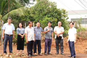 LÃNH ĐẠO XÃ LONG HÀ NẮM BẮT TIẾN ĐỘ GIẢI PHÓNG MẶT BẰNG NÂNG...