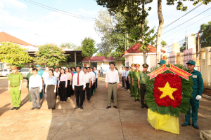 LONG HÀ: DÂNG HƯƠNG TƯỞNG NIỆM CÁC ANH HÙNG LIỆT SĨ NHÂN KỶ...