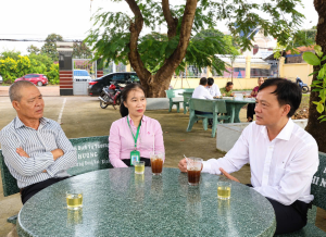 CHƯƠNG TRÌNH TRÀ SÁNG VỚI NGƯỜI DÂN VÀ DOANH NGHIỆP XÃ LONG HÀ THÁNG 9.