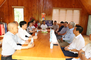 ĐOÀN CÔNG TÁC XÃ LONG HÀ THAM QUAN HỌC HỎI KINH NGHIỆM CHĂM SÓC VÀ LIÊN KẾT SẢN XUẤT SẦU RIÊNG CỦA ÔNG TRƯƠNG VĂN ĐẢO